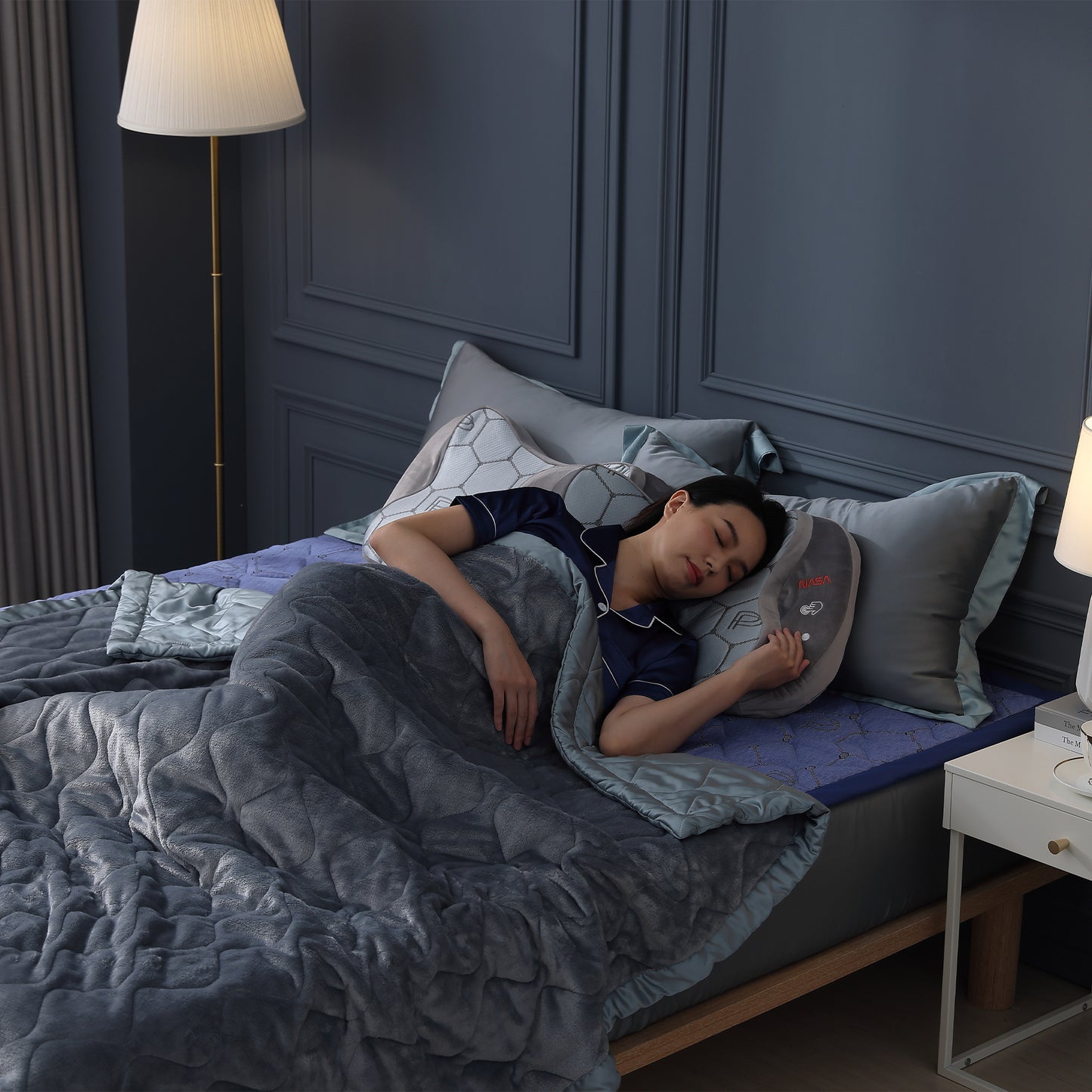 Graphene Silk Dreamweaver Comforter